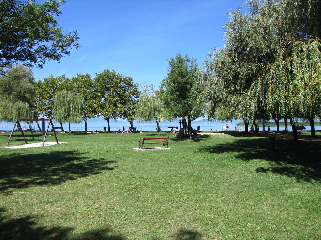 Schmidt Apartment Balatonfenyves Eksteriør bilde